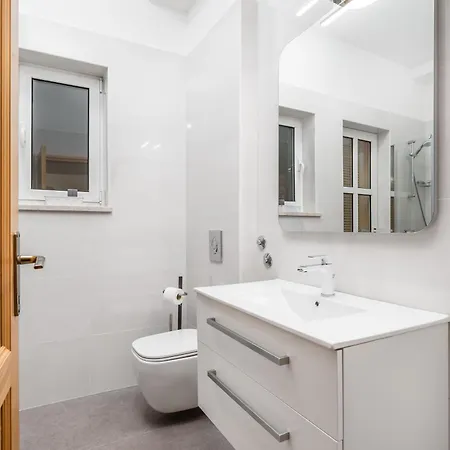 Apartment In Obrs Mit Kleiner Terrasse Und Meerblick