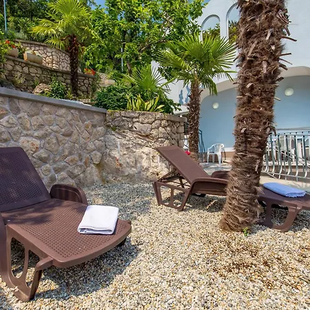 In Obrs Mit Kleiner Terrasse Und Meerblick * Moscenicka Draga