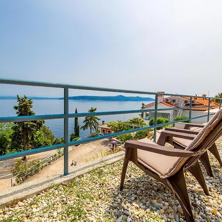 In Obrs Mit Kleiner Terrasse Und Meerblick Apartment Moscenicka Draga